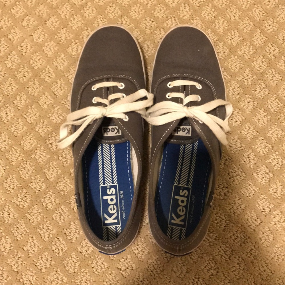 9.5 grey Keds